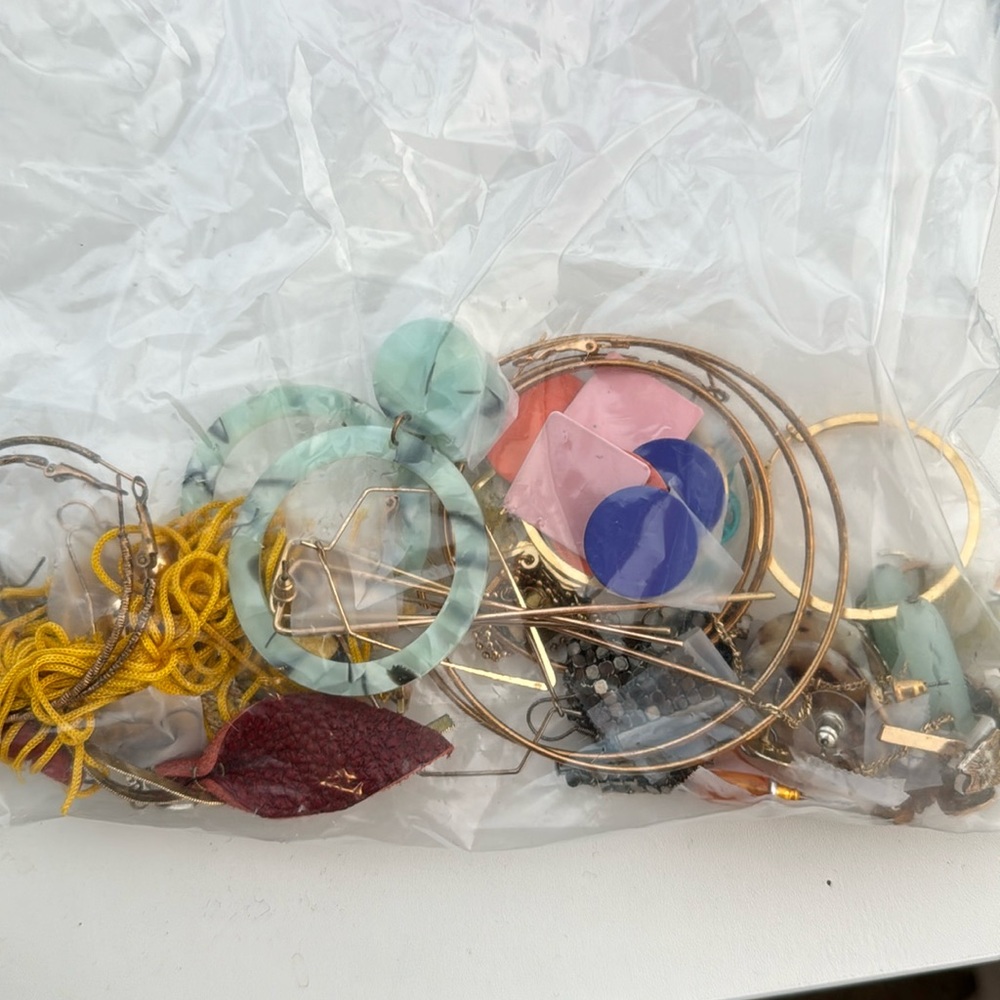 MYSTERY EARRING BAG